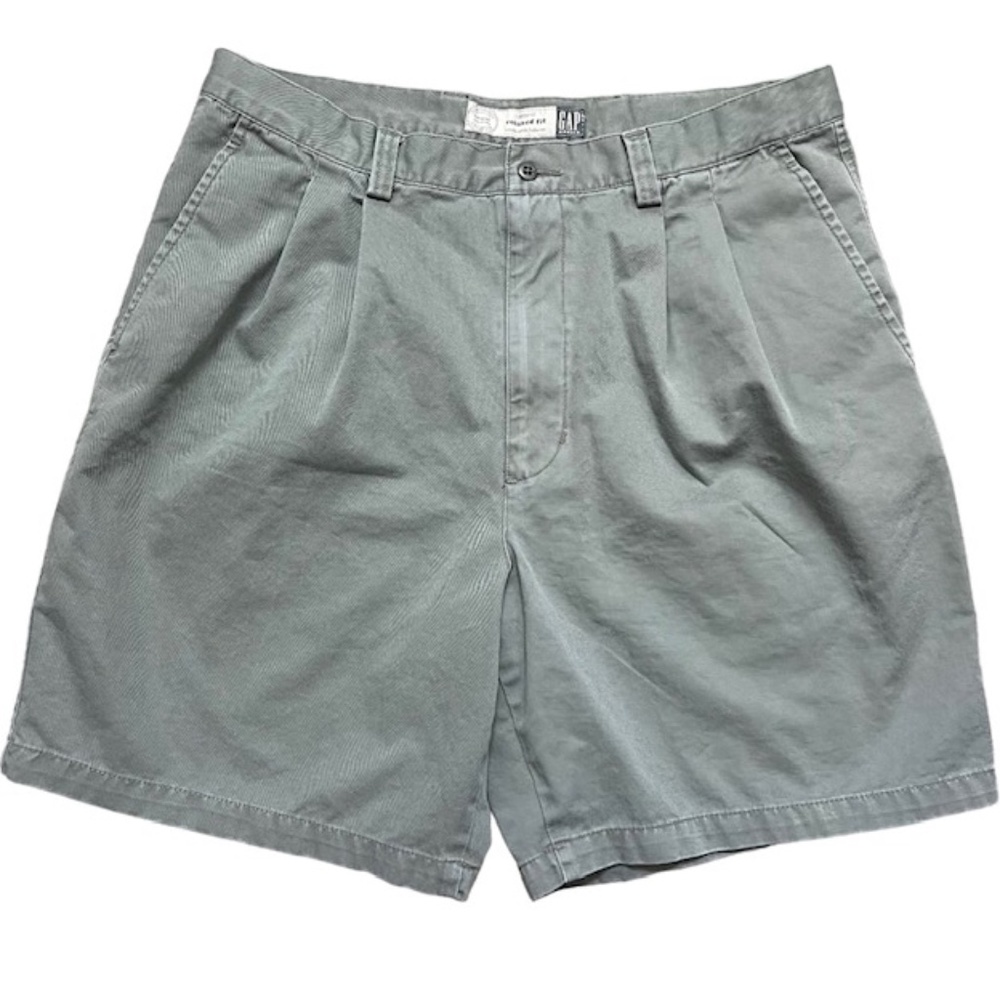 GAP khakis relaxed fit pleated short